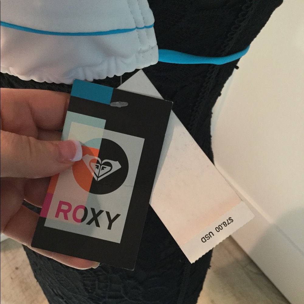 Brand new Roxy Bikini - Picture 3 of 7